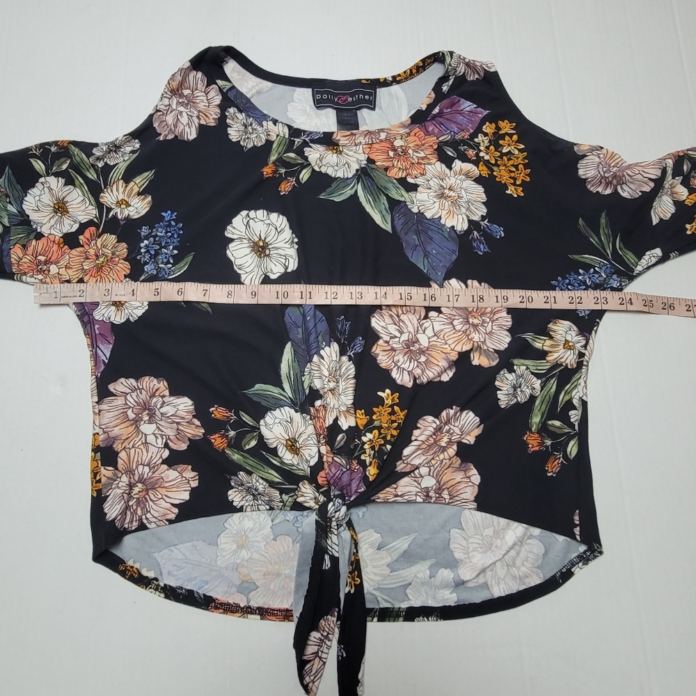 Floral Top - Picture 8 of 10